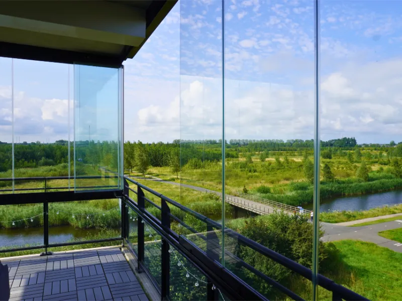 Zon en Scherm Rinca ZS25 balkonbeglazing