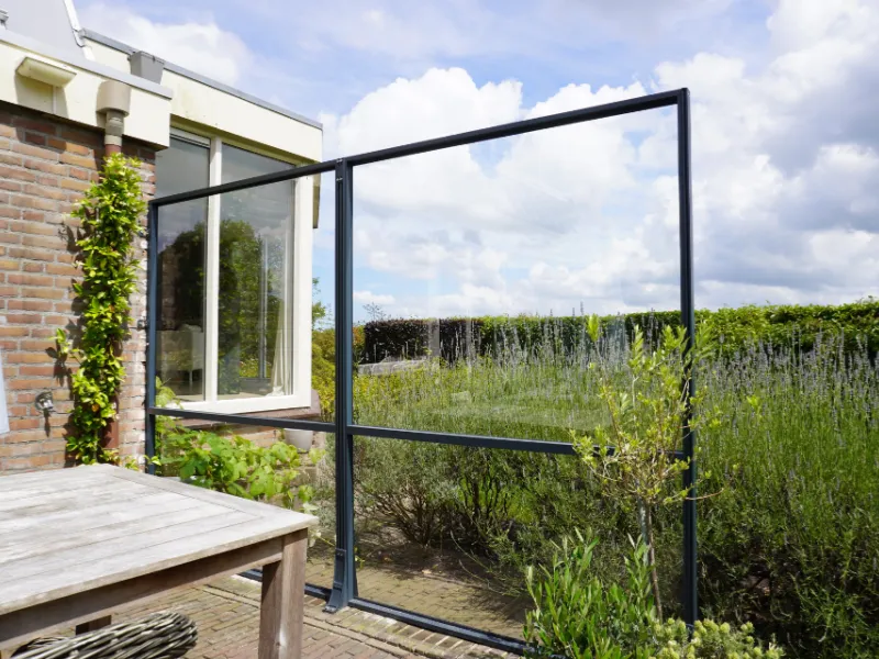 Zon en Scherm Alor ZS165 glazen windscherm vast