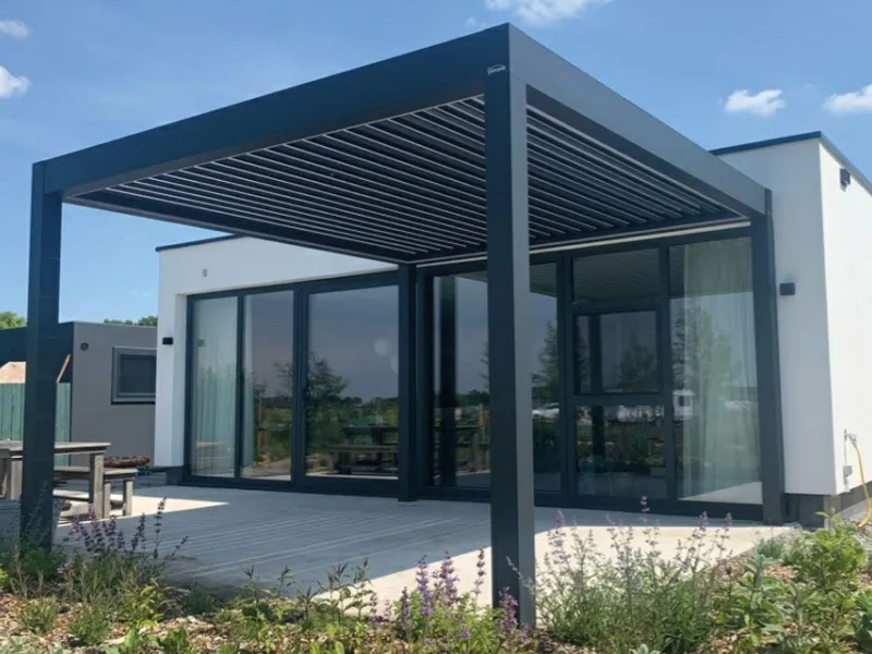 Verano Arezzo V870 lamellen terrasoverkapping (gevelmontage)